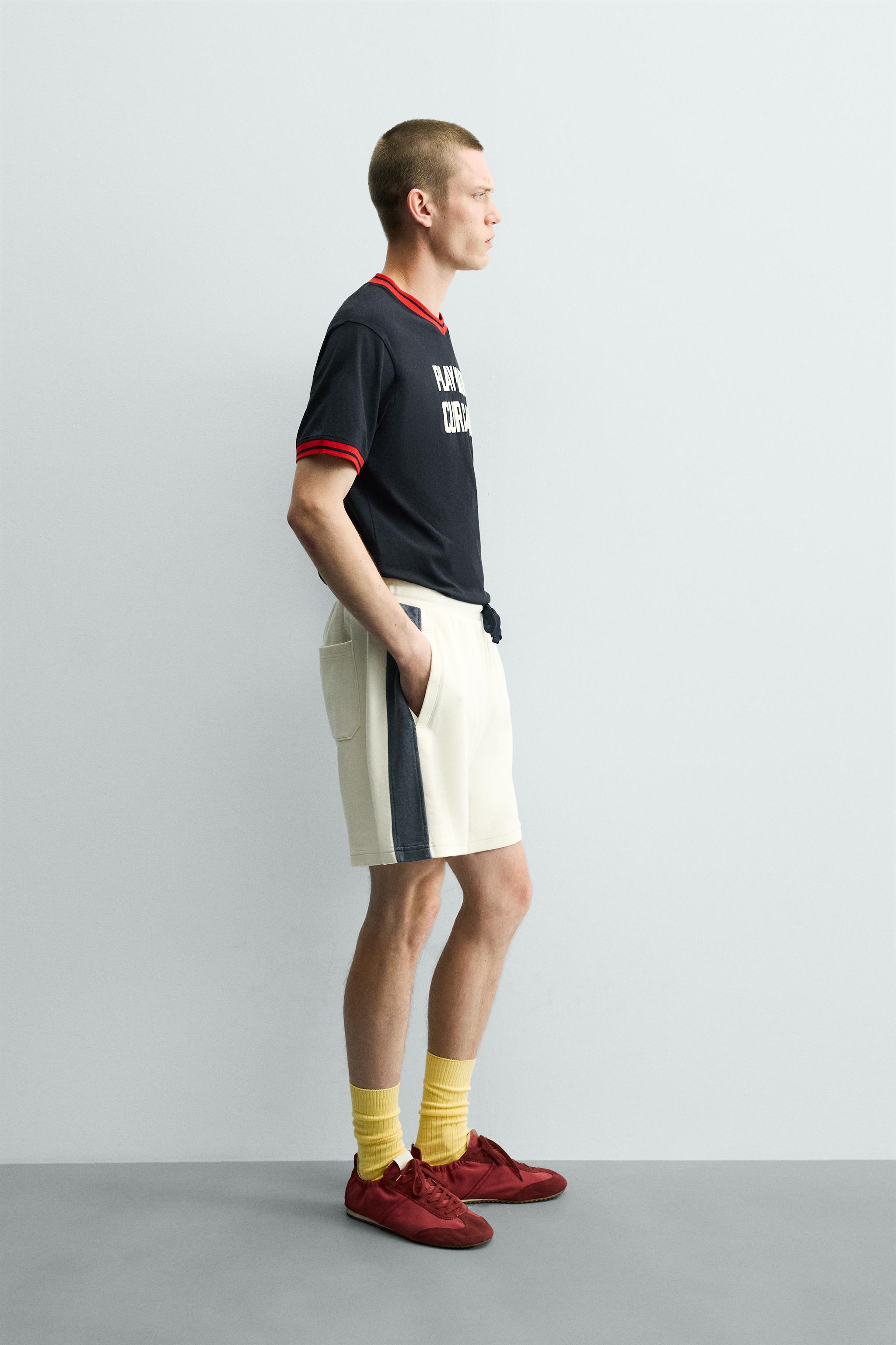 CONTRASTING TEXT PRINT T-SHIRT